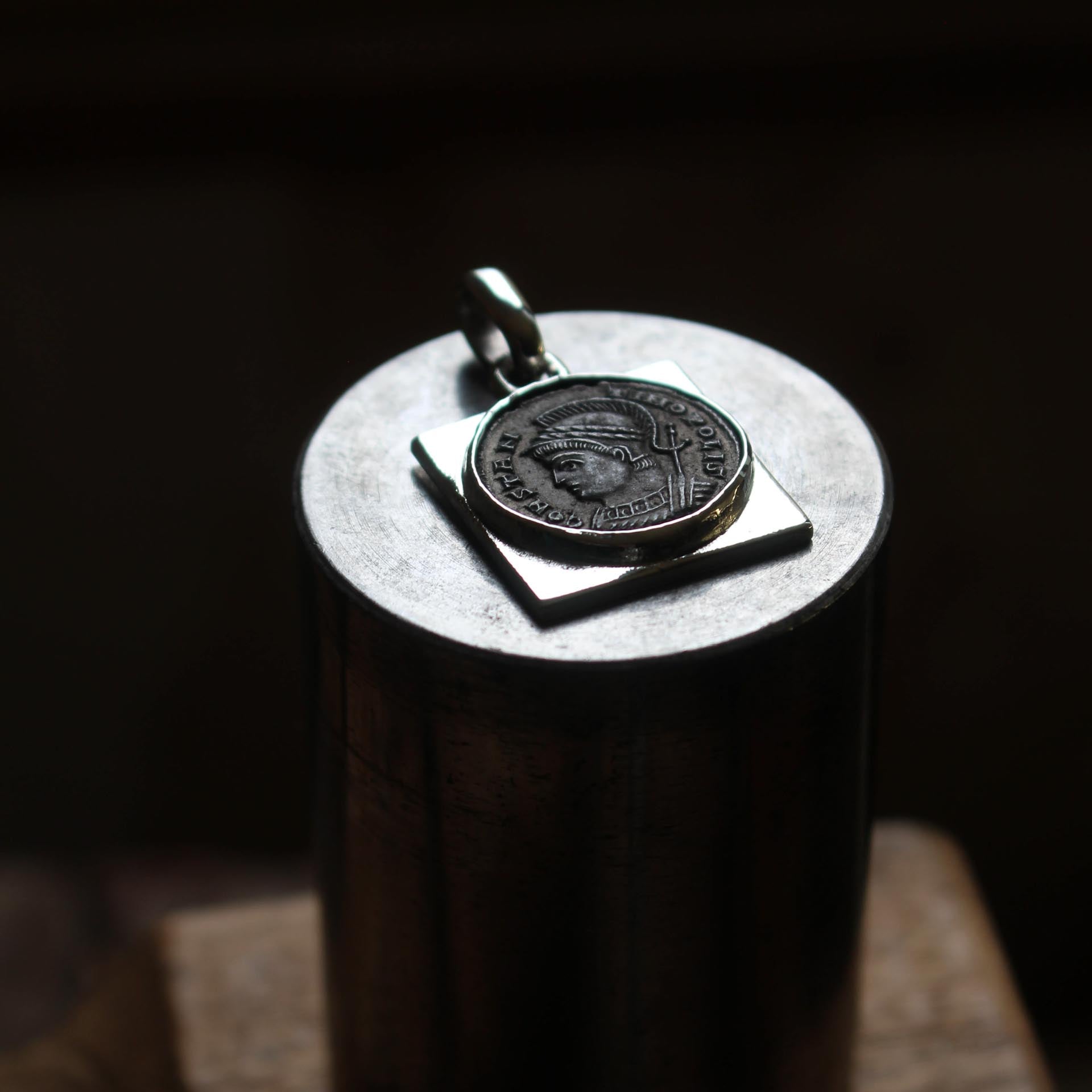 2 Pendentifs Résine Unique Faits Main - Création Artiste S. Magne - Neufs Avec étiquettes