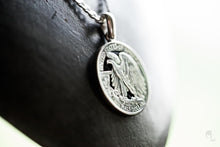 Charger l'image dans la galerie, Pendentif Pièce Américain : Incarnez l'Esprit de l'Amérique avec Style