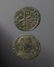 Charger l'image dans la galerie, Pendentif Chrisme en argent – Monnaie romaine authentique de 353 après J.-C