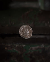 Charger l'image dans la galerie, Pendentif Romain “Sol en Mouvement” – Création unique