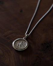 Charger l'image dans la galerie, Pendentif Romain “Sol en Mouvement” – Création unique