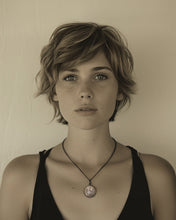 Charger l'image dans la galerie, Pendentif Japonais en argent avec une pièce de monnaie 50 Sen Phénix