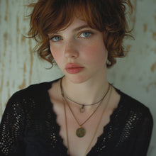 Charger l'image dans la galerie, Pendentif Egyptien avec le portrait de Cléopâtre