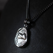 Charger l'image dans la galerie, Pendentif - Reproduction en argent d'un Tétradrachme - ATTIQUE - ATHÈNES