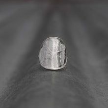 Charger l&#39;image dans la galerie, Bague pièce de monnaie en argent - CANADA
