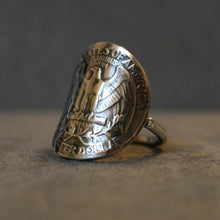 Charger l&#39;image dans la galerie, Bague pièce en argent &quot;Washington Quarter&quot; : Un morceau d&#39;histoire américaine à votre doigt
