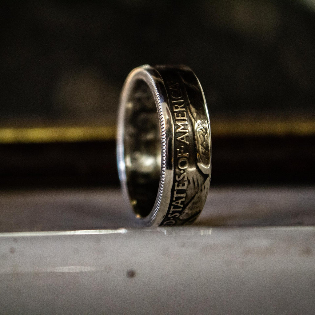 Bague anneau 'Liberty Walking' en argent - Portez l'histoire Américaine à votre doigt