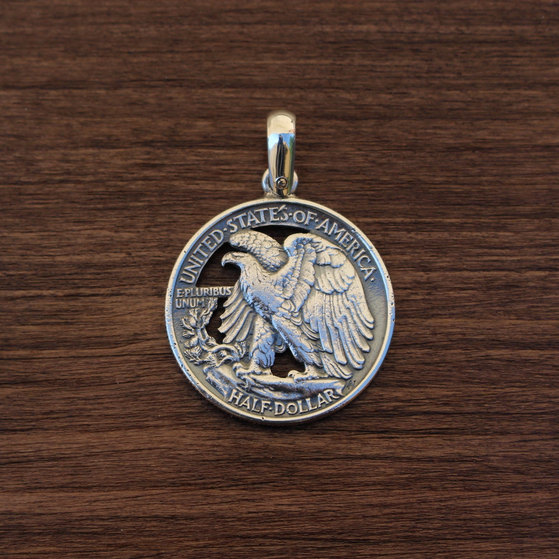 Pendentif Pièce Américain : Incarnez l'Esprit de l'Amérique avec Style