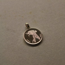 Charger l&#39;image dans la galerie, Pendentif Egyptien avec le portrait de Cléopâtre
