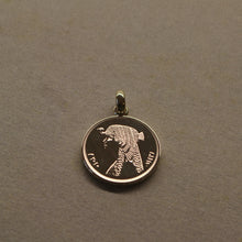 Charger l&#39;image dans la galerie, Pendentif Egyptien avec le portrait de Cléopâtre
