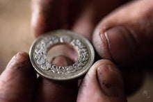 Charger l&#39;image dans la galerie, Bague anneau pièce de monnaie 50 Sen JAPON.
