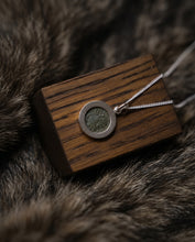 Charger l'image dans la galerie, Pendentif en Argent – La Louve Protectrice
