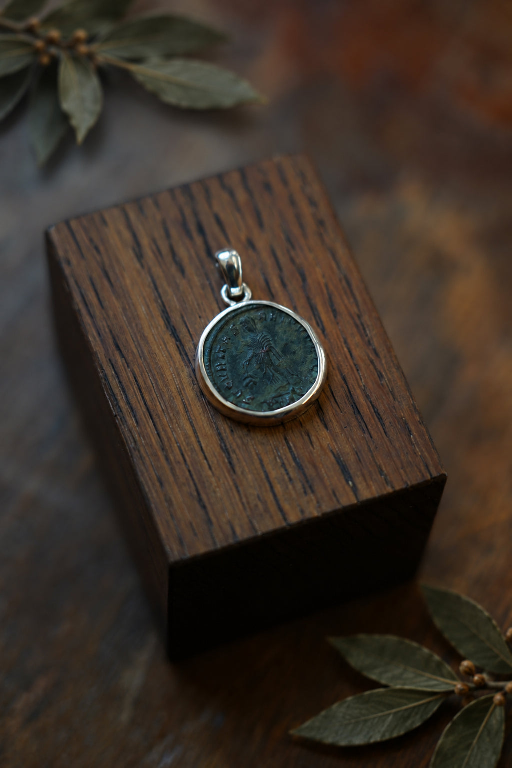 Pendentif Securitas – Monnaie romaine et monture en argent 925