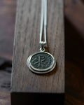 Pendentif Chrisme en argent – Monnaie romaine authentique de 353 après J.-C