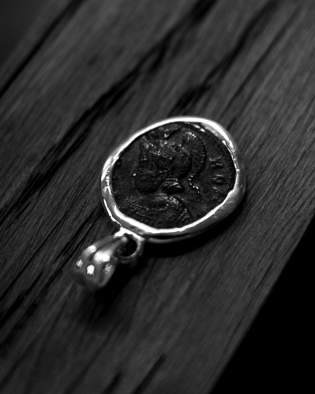 Pendentif en argent, Rémus, Romulus & la Louve