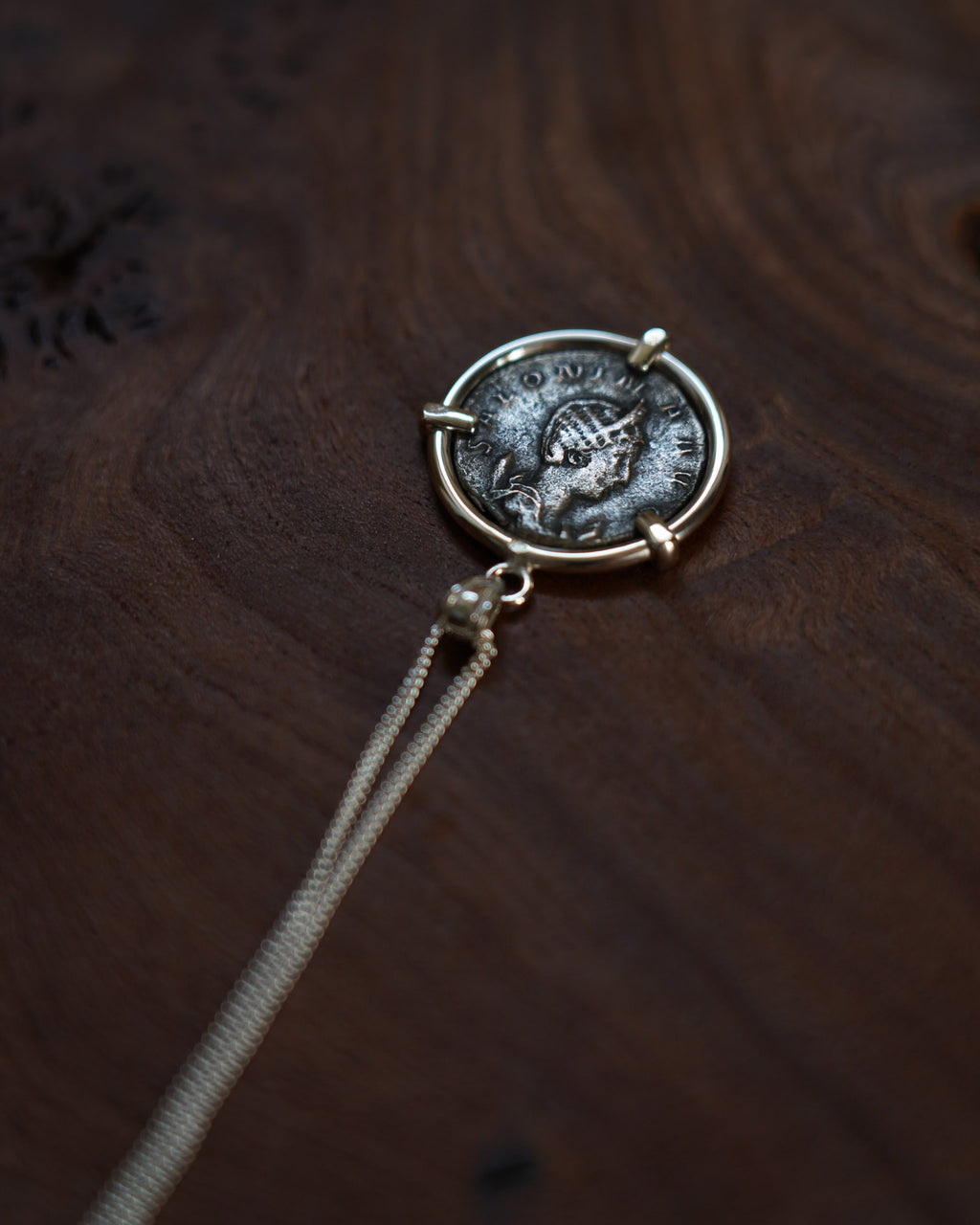 Pendentif Segetia – Création unique en argent et monnaie romaine (259 ap. J.-C.)