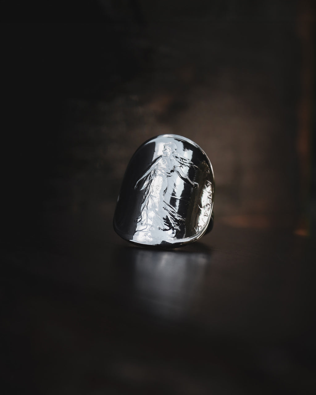 Bague massive  en argent avec une pièce de monnaie 5 Francs