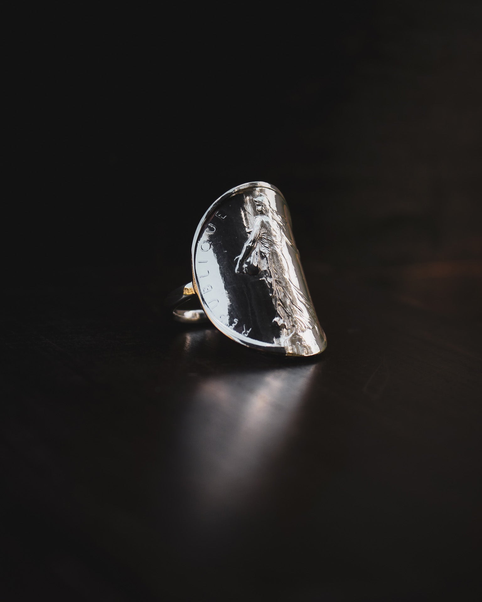 Bague massive  en argent avec une pièce de monnaie 5 Francs