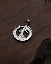 Charger l&#39;image dans la galerie, Pendentif en argent – La Semeuse (5 Francs 1959–1969)

