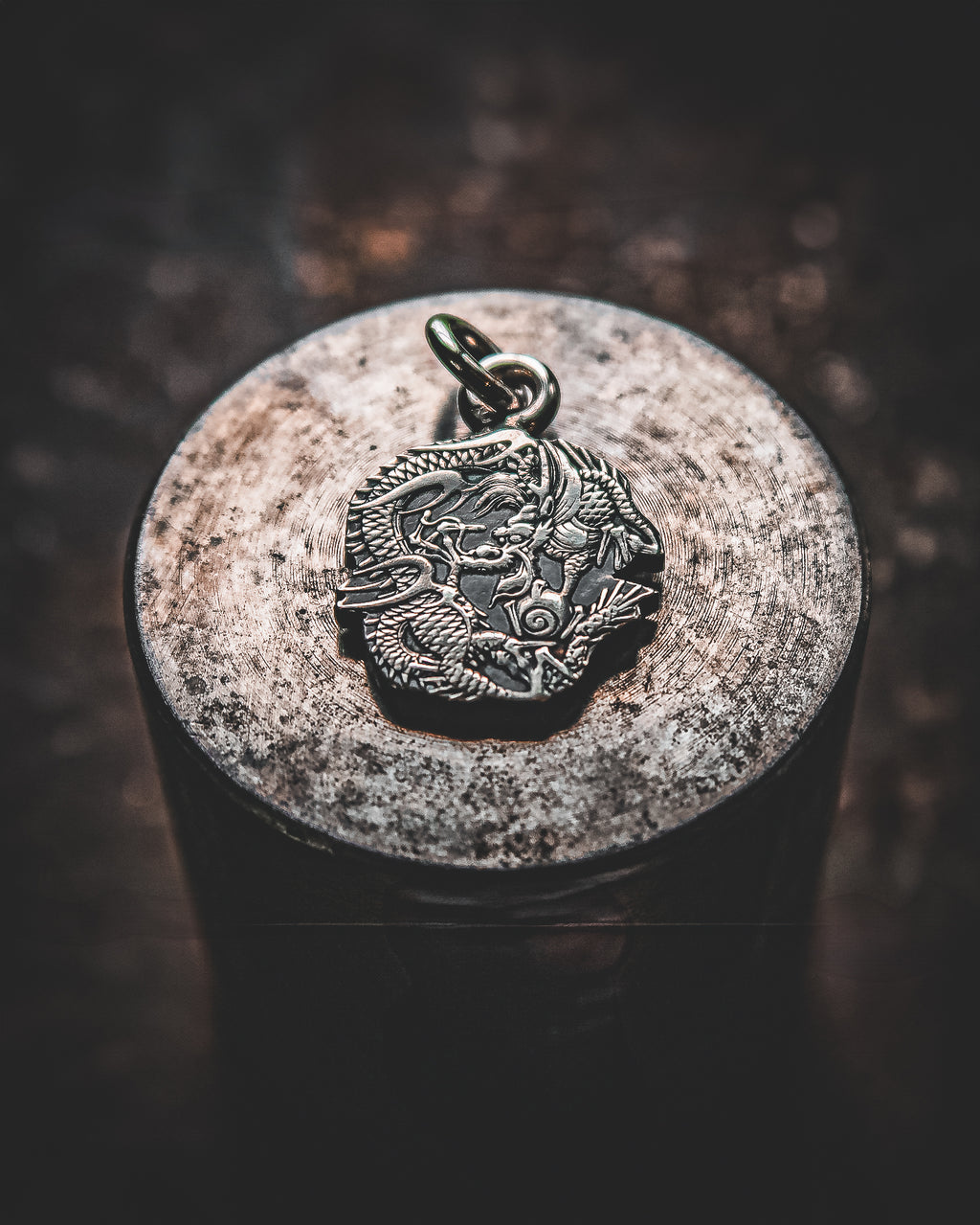 Pendentif Dragon avec une pièce de monnaie du Japon