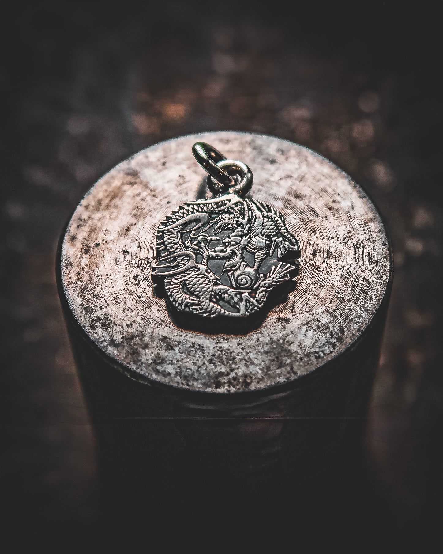 Pendentif Dragon avec une pièce de monnaie du Japon