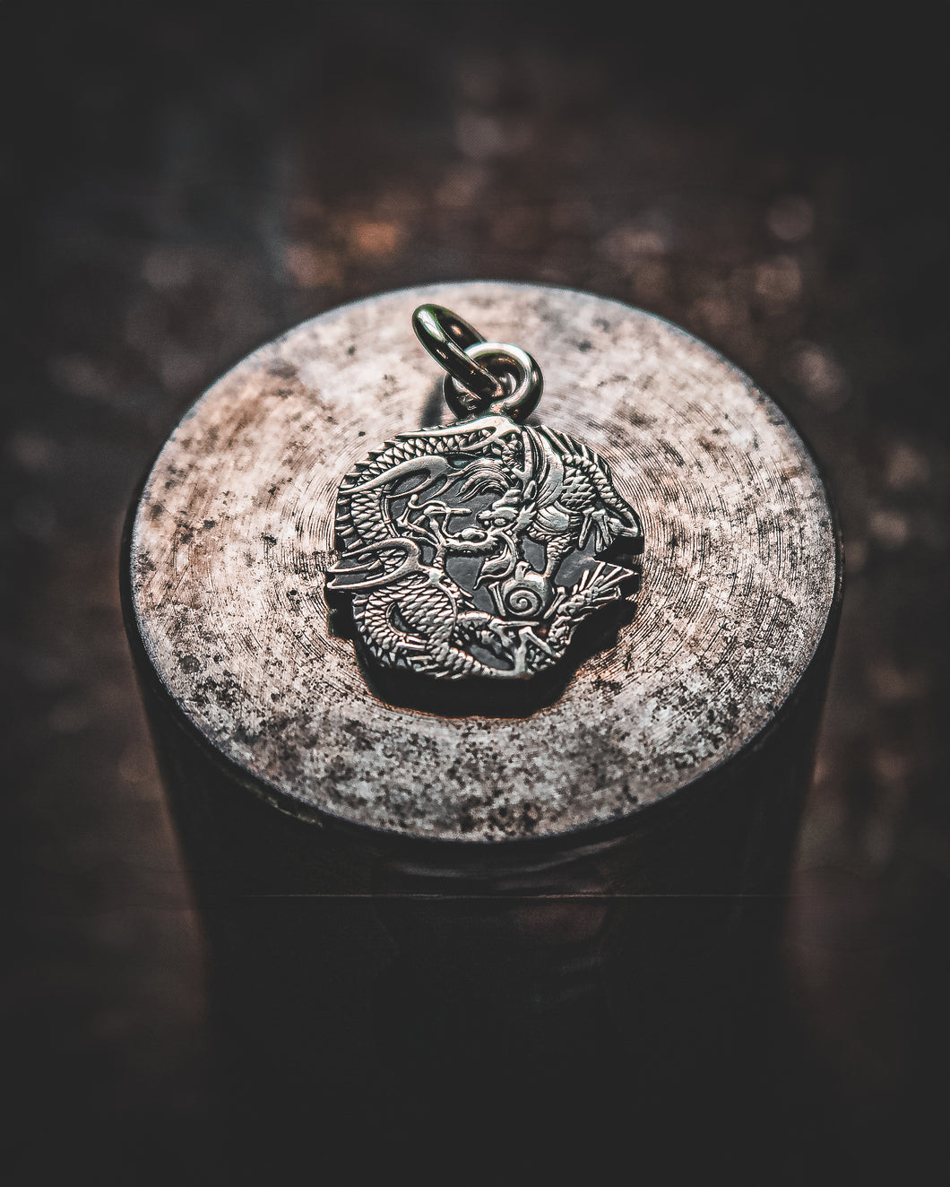 Pendentif Dragon avec une pièce de monnaie du Japon