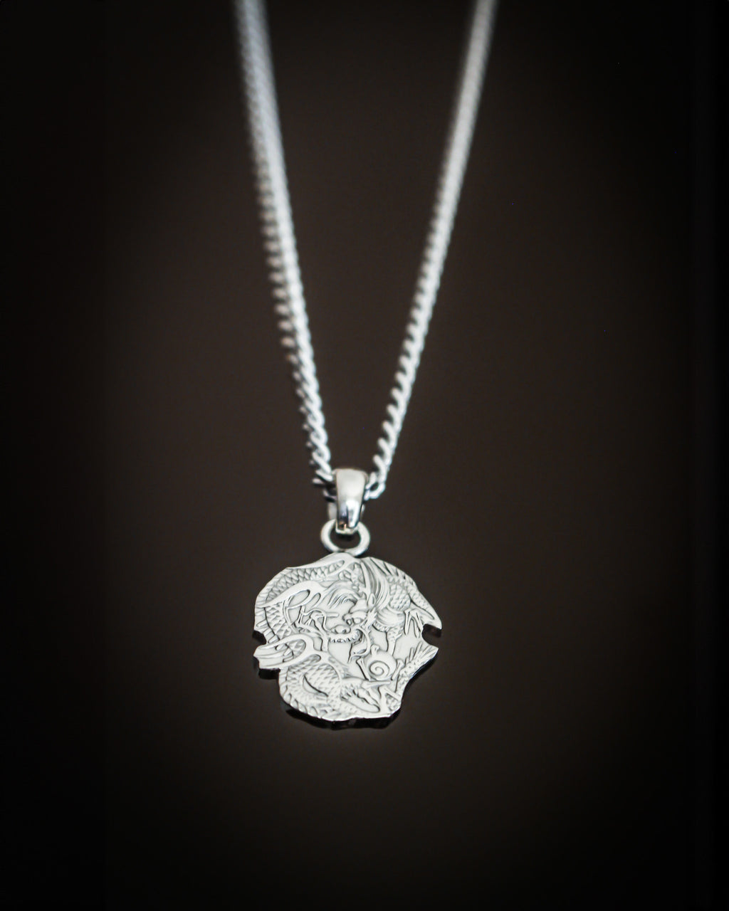 Pendentif Dragon avec une pièce de monnaie du Japon