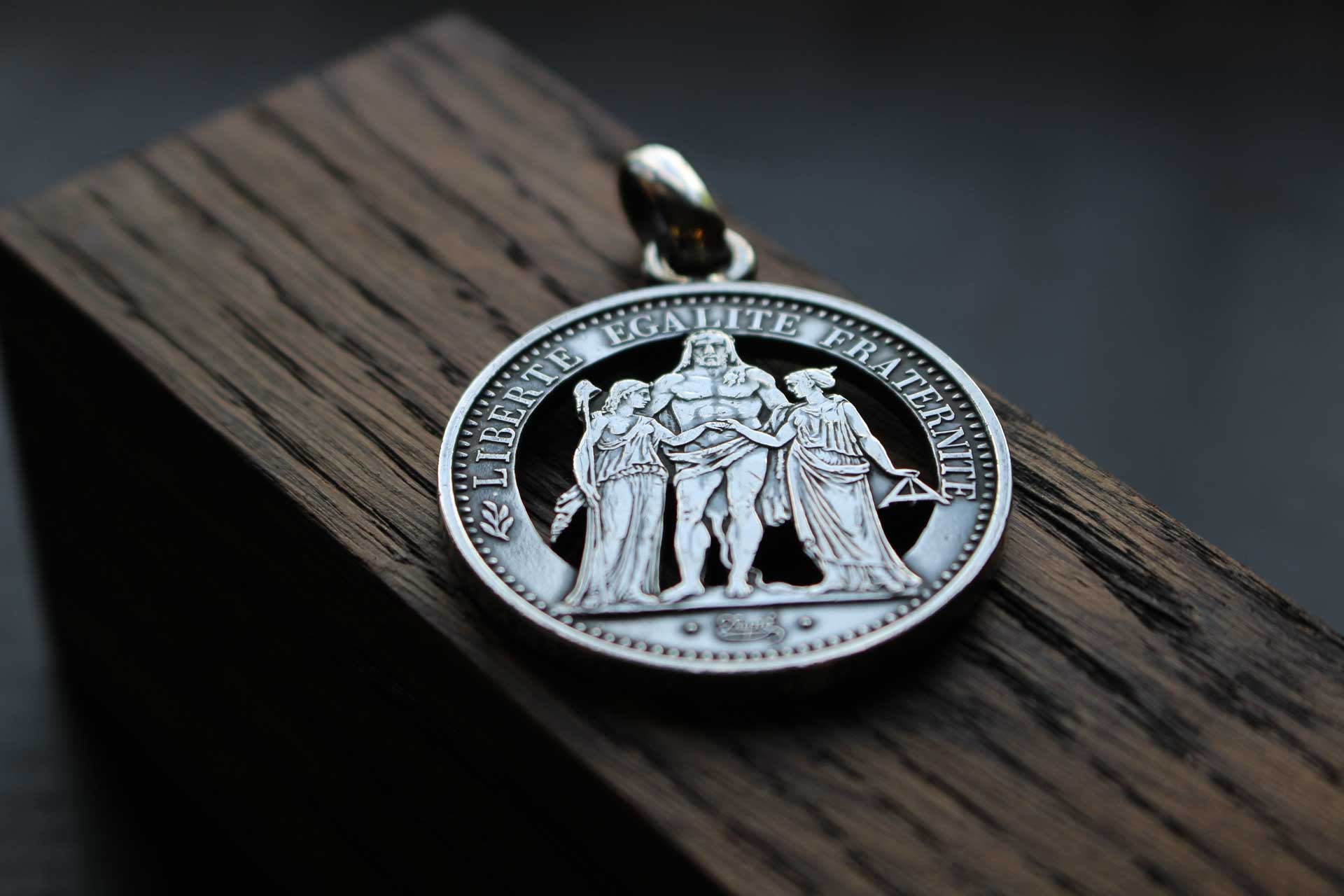 Pendentif en Argent avec Pièce de 10 Francs Hercule