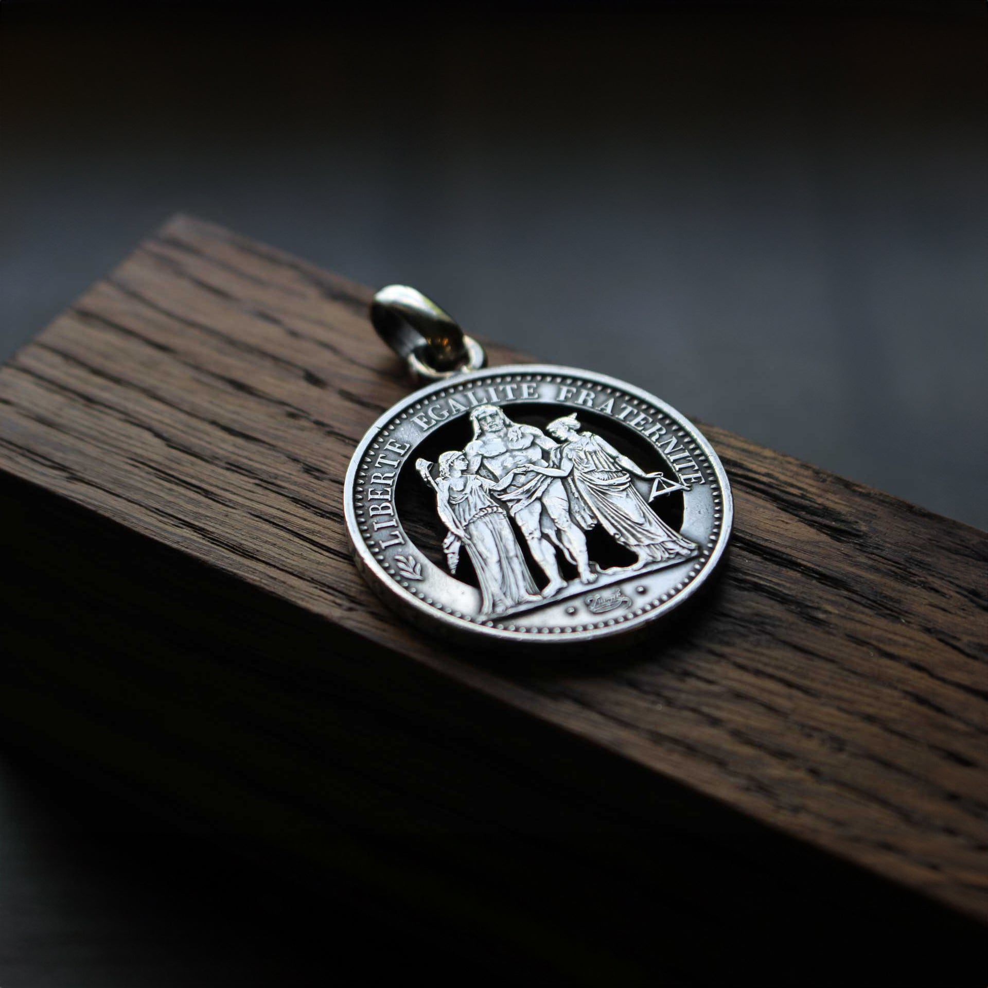 Pendentif en Argent avec Pièce de 10 Francs Hercule