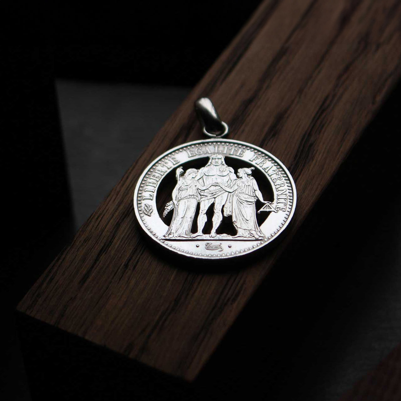 Pendentif en Argent avec Pièce de 10 Francs Hercule