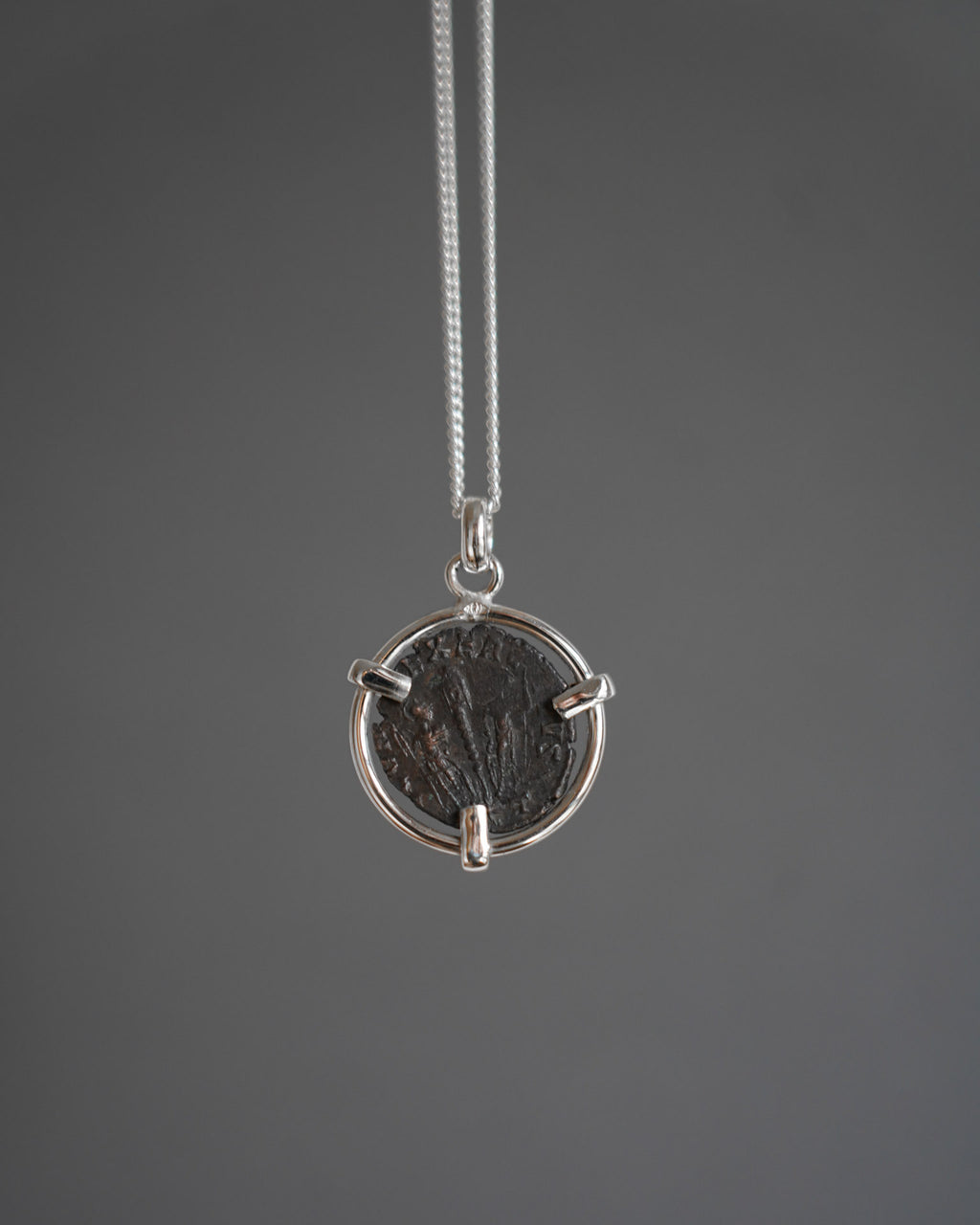 Pendentif argent – Monnaie romaine de Constance II (340 ap. J.-C.)