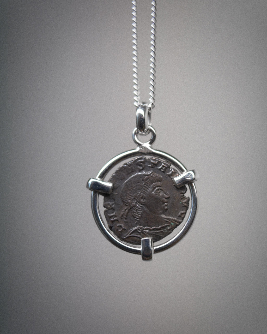 Pendentif argent – Monnaie romaine de Constance II (340 ap. J.-C.)
