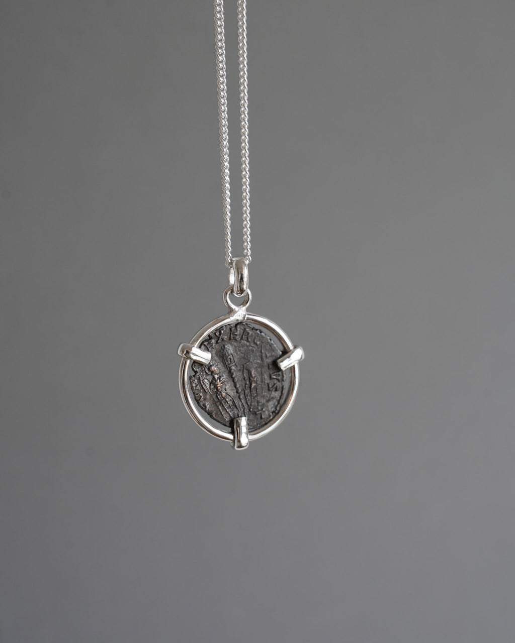 Pendentif argent – Monnaie romaine de Constance II (340 ap. J.-C.)