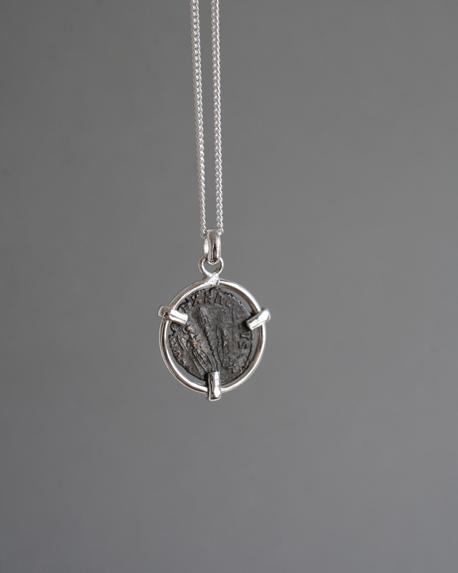 Pendentif argent – Monnaie romaine de Constance II (340 ap. J.-C.)