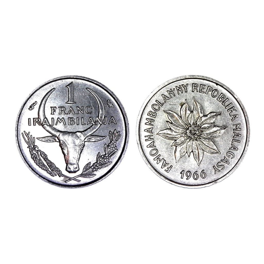 Chevalière en argent avec une pièce de monnaie de Madagascar