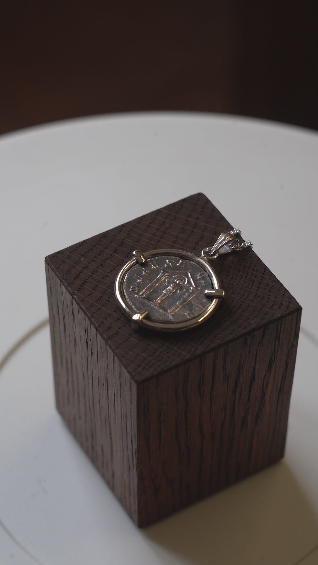 Pendentif Segetia – Création unique en argent et monnaie romaine (259 ap. J.-C.)