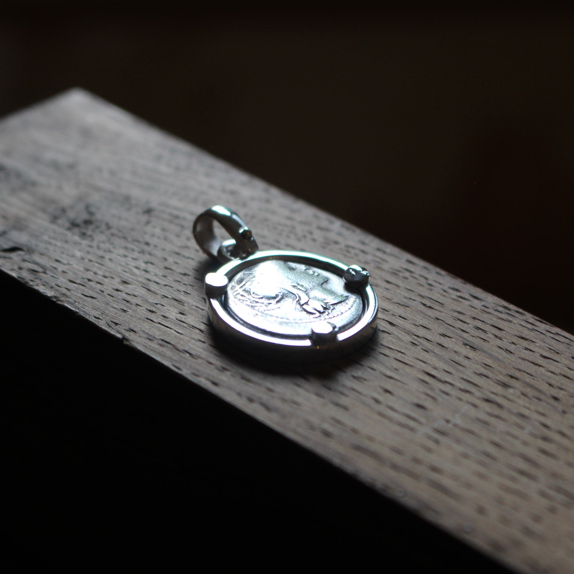 Pendentif en argent - Claudia Denier - Monnaie Romaine.