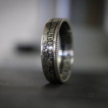 Charger l&#39;image dans la galerie, Portez l&#39;histoire sur votre doigt : nos bagues en argent avec des pièces de 1 Franc ou 2 Francs
