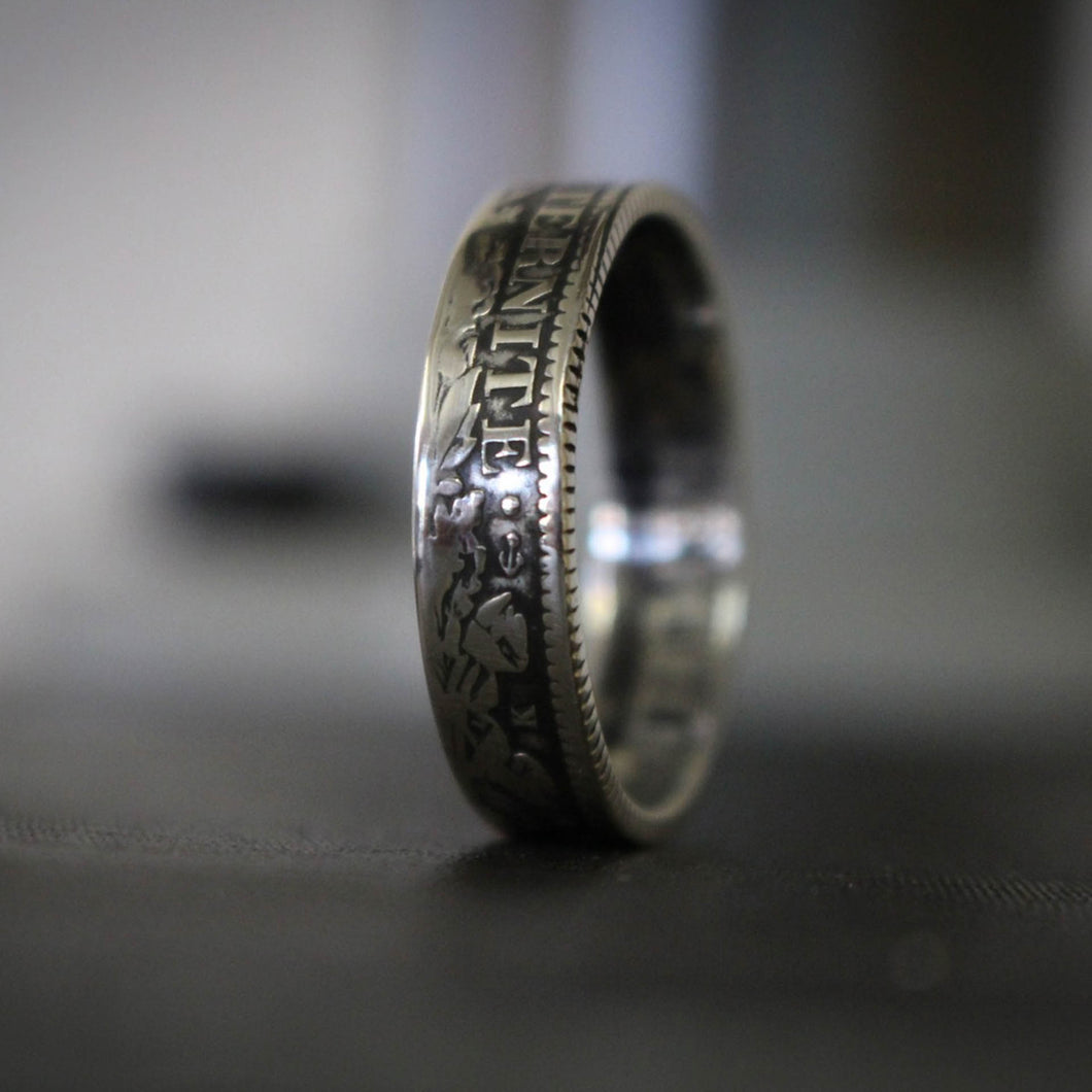 Portez l'histoire sur votre doigt : nos bagues en argent avec des pièces de 1 Franc ou 2 Francs