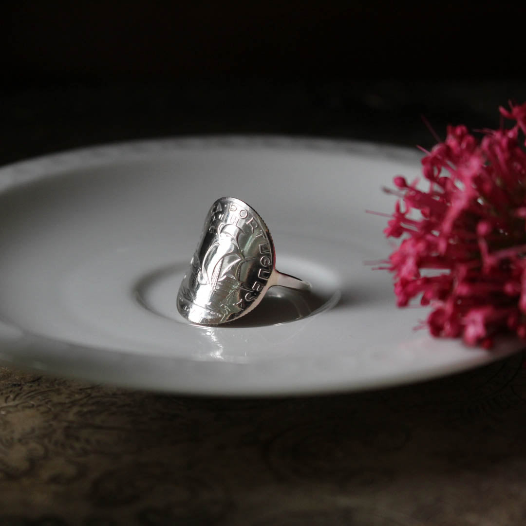 Bague pièce du Portugal : Un voyage captivant à votre doigt