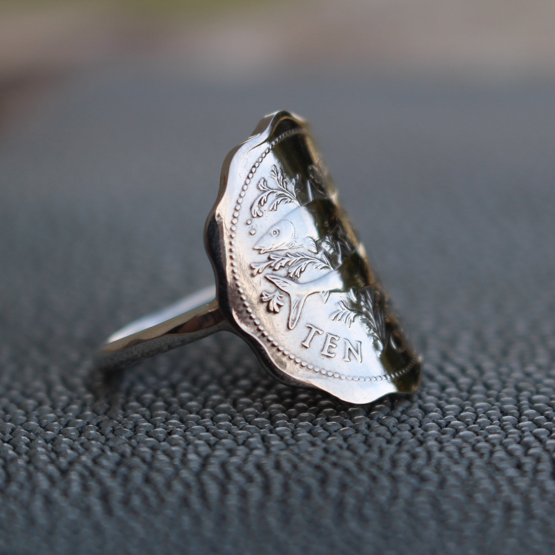 Bague cintrée réalisée avec une pièce de monnaie - 10 cents des Bahamas