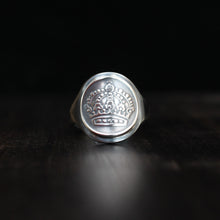 Charger l&#39;image dans la galerie, Chevalière unisexe en argent - Pièce de monnaie 25 ore SUEDE.
